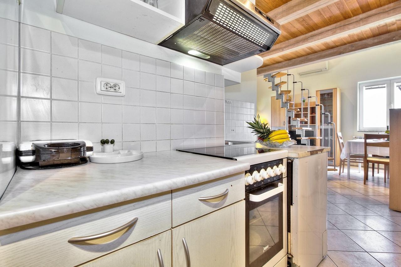 Lana House With Apartment Petrovija Exterior photo